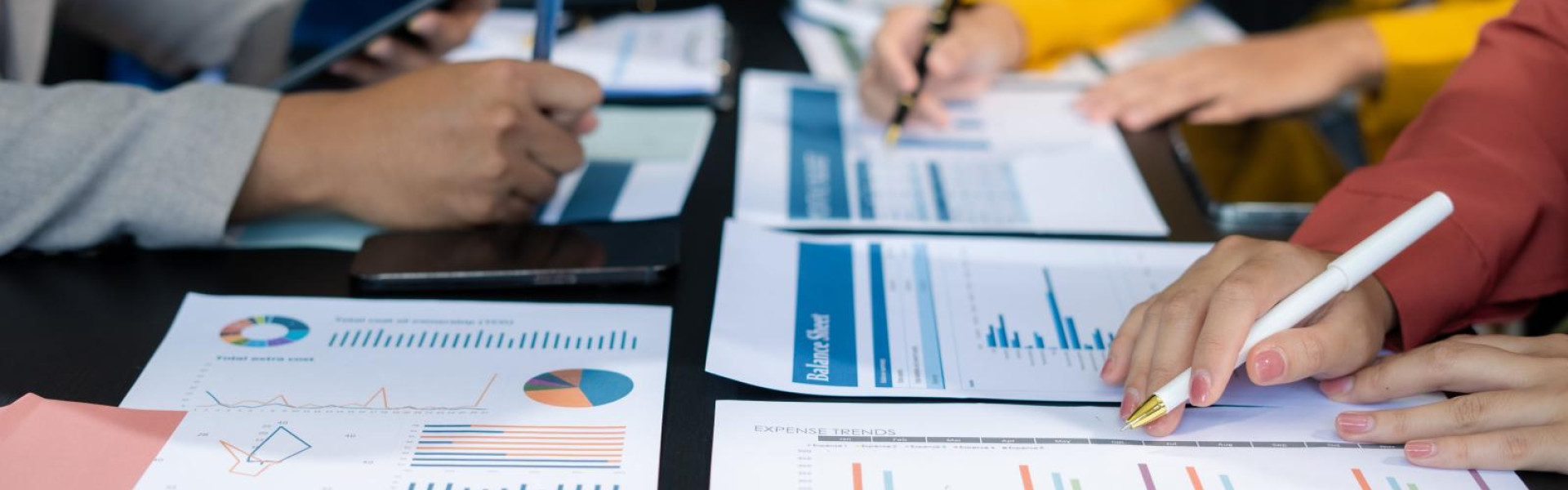 Visão de montes em Gavi itália ao por do sol